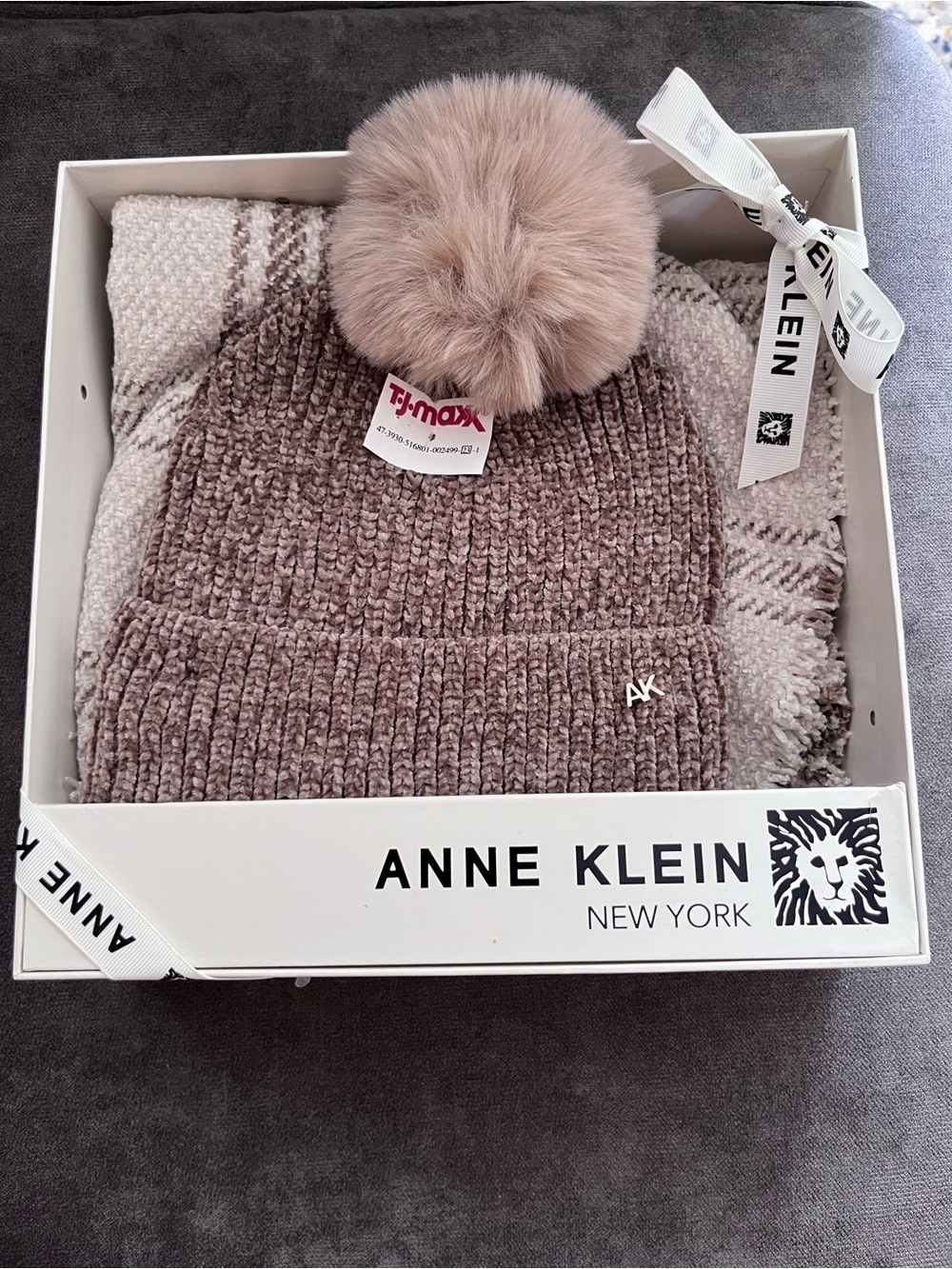 Anne Klein Kids Mauve Taupe Chenille Beanie with Faux Fur Pom and matching scarf
